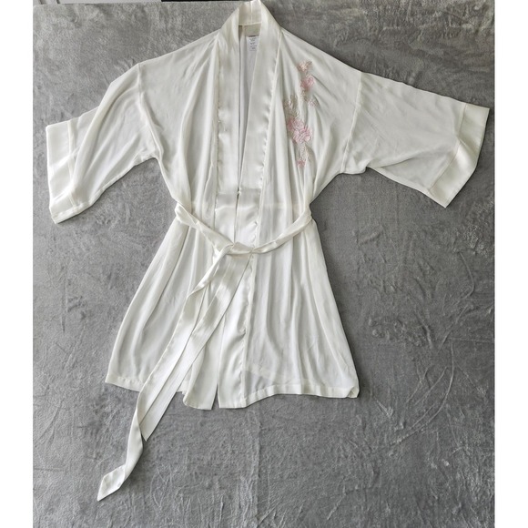 expressions by California dynasty Other - Expressions California Dynasty Embroidered Robe Satin Detail Floral Size Small